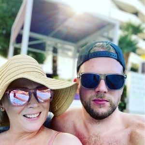 Meet your Posher, Christopher